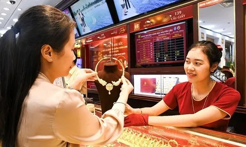 Đề xuất bắt buộc mua bán vàng không dùng tiền mặt