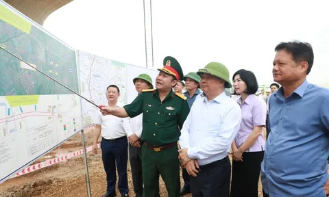 Bí thư Hà Nội: "Có tình trạng cùng cấp nhưng sở này lại phải trình báo cáo sang sở kia"