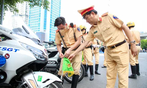 Dàn siêu xe đặc chủng diễn tập đón đoàn Tổng thống Nga Putin