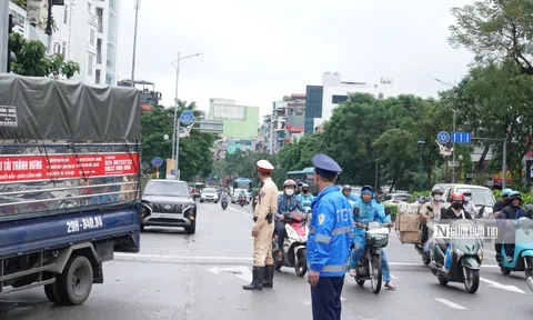 Cận cảnh nước lũ tại cầu Chương Dương và cầu Long Biên