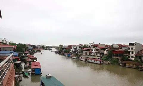 Mực nước lũ vượt báo động 3 trên sông Cầu, sông Bùi, Hà Nội phát lệnh khẩn trong đêm