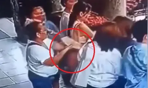 Clip: 5 người dàn cảnh, trộm ví của người phụ nữ đang cầu nguyện