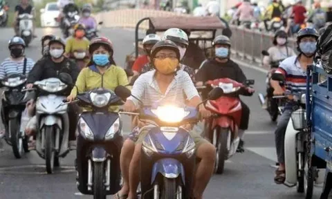 Đèn xe máy bị hỏng khi đi đường, có bị xử phạt hay không?