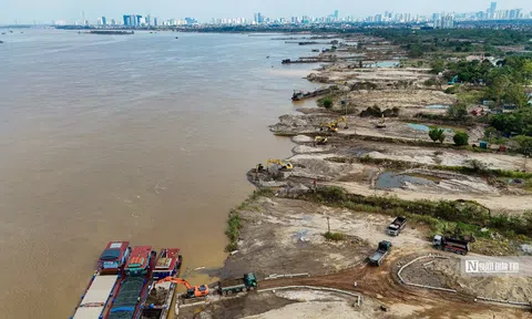 Hà Nội: Bến bãi ven sông Hồng hoạt động mùa mưa lũ, Chủ tịch Quận lên tiếng