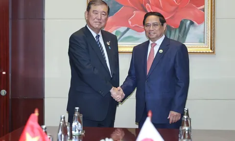 Cuộc gặp đầu tiên của Thủ tướng Phạm Minh Chính với tân Thủ tướng Nhật Bản