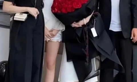 Tậu xế hộp tiền tỷ ở tuổi 19, Lọ Lem - con gái MC Quyền Linh chia sẻ gì?