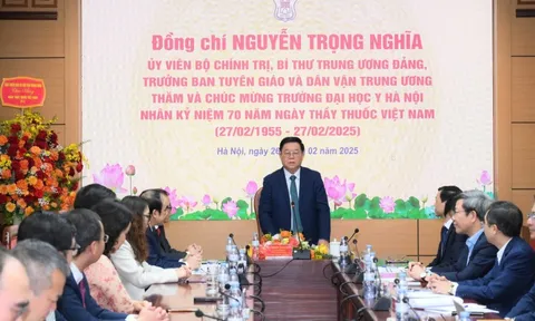 Trưởng Ban Tuyên giáo và Dân vận Trung ương thăm, chúc mừng Trường Đại học Y Hà Nội