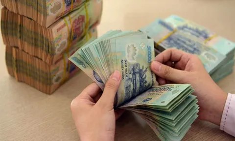 Sau cảnh báo của Thủ tướng, Ngân hàng đồng loạt giảm lãi suất tiết kiệm