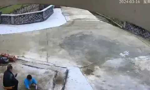 Mải mê lướt TikTok, ông nội để cháu trai 3 tuổi rơi xuống sông gần nhà rồi ra đi mãi mãi mà không hay biết