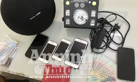 Hot girl "em chưa 18" điều hành đường dây mại dâm giá "chát" kèm điều kiện đi khách kỳ quái