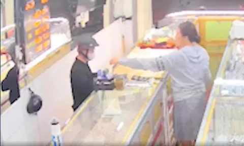 Lời khai thản nhiên của nam thanh niên 20 tuổi bịt mặt cướp tiệm vàng ở Kon Tum