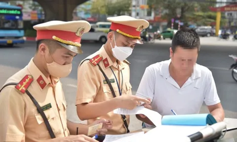 Những loại giấy tờ người dân phải mang theo khi tham gia giao thông, ai cũng cần biết kẻo bị phạt