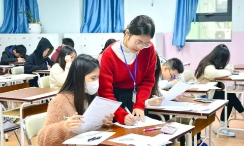 "Đặt cọc giữ chỗ" trường tư vào lớp 10 có nơi lên đến 30 triệu đồng, ai lợi, ai thiệt?