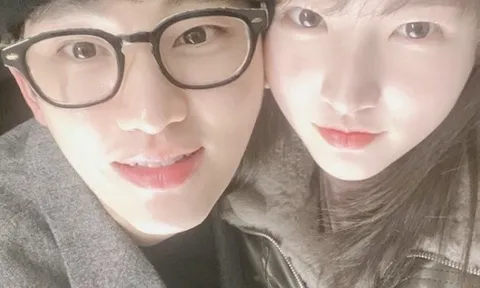 Kim Soo Hyun bất ngờ "quay xe", thừa nhận hẹn hò Kim Sae Ron