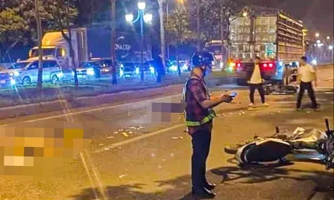 Thương tâm hiện trường tô tải va chạm với 2 xe máy ở Hà Nội, 3 người thương vong