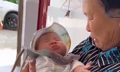 Con sơ sinh ngủ ngon khi ở cạnh bà, mẹ thấy bất thường đưa đi khám thì bác sĩ mắng "té tát"