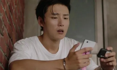 Đi làm xa gọi về nhà hỏi thăm, thấy cảnh người đàn ông lạ thân mật với vợ con, tôi vỡ oà hạnh phúc