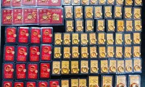 Giá vàng gần chạm mốc 97 triệu đồng, nhiều tiệm "vắng như chùa bà Đanh"