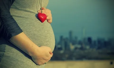 Vợ sinh con sau khi chồng đã mất 3 năm, em bé chào đời vẫn là con “chính chủ”