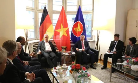 Việc xây dựng Trung tâm tài chính tại Việt Nam là một quyết định rất quan trọng, đúng đắn, sáng suốt