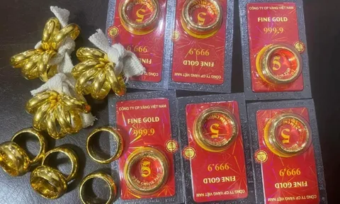 Một chỉ vàng bằng cả tháng lương, người trẻ nên đầu tư gì?