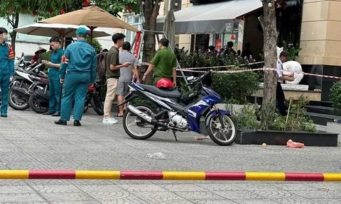 Bé trai nghi rơi từ tầng 19 chung cư, tử vong: Nhân chứng kể lại khoảnh khắc đau lòng khi thấy con chới với trên cao