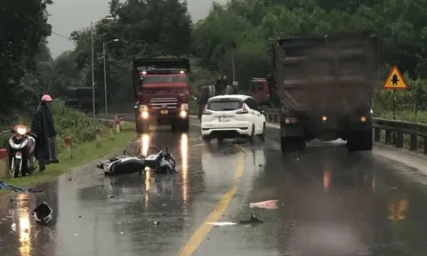 Xót xa cảnh 2 học sinh là anh em ruột thương vong do va cham với ô tô tải