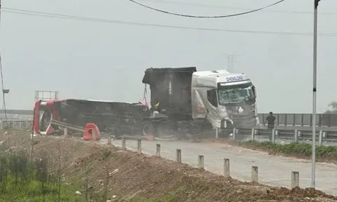 Vụ ô tô chở giáo viên, học sinh lật trên cao tốc ở Nghệ An: Một nạn nhân bị chấn thương sọ não