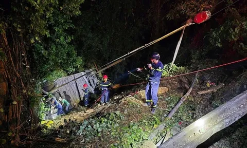 Tài xế tiết lộ nguyên nhân xe khách lao xuống vực sâu ở Lâm Đồng