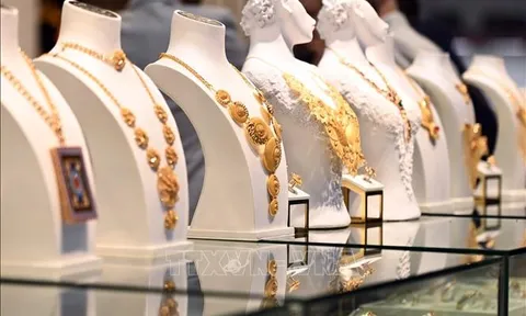 Giá vàng vượt ngưỡng 3.100 USD/ounce