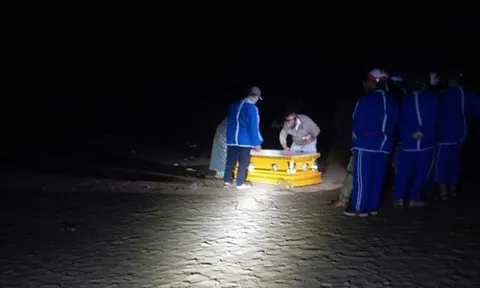 Phú Yên: Phát hiện một phần thi thể nam giới đang phân hủy trôi vào bãi biển