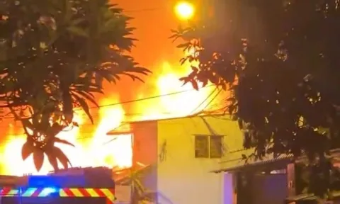 Hỏa hoạn kinh hoàng, ít nhất 3 người tử vong ở TP.HCM, hiện trường xót xa