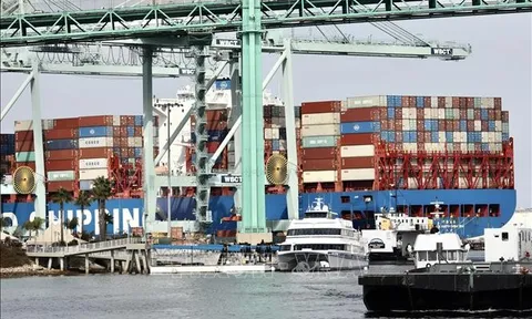 Áp lực chồng chất lên nền kinh tế toàn cầu