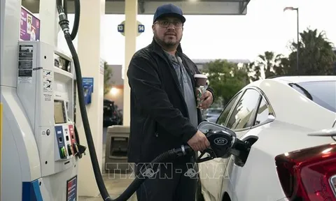 Chiều 8/4, giá dầu tăng khoảng 1% sau khi chạm đáy gần 4 năm 