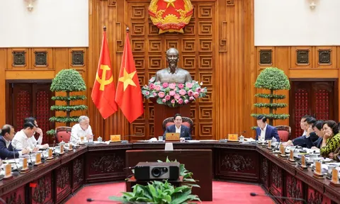 Thủ tướng: Ứng phó chủ động, kịp thời, linh hoạt trong mọi tình huống, khẩn trương hỗ trợ doanh nghiệp, người dân