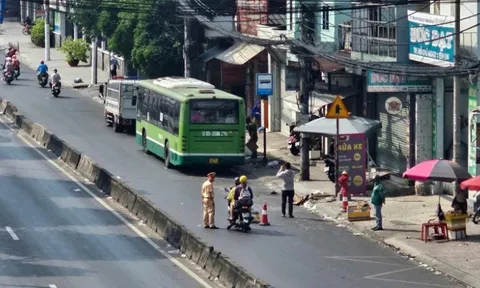 Hiện trường thương tâm vụ người phụ nữ khiếm thị bị xe buýt cán
