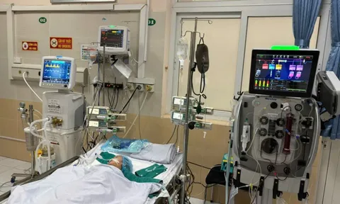 Bé gái 14 tháng tuổi phải lọc máu 40 giờ vì mắc tay chân miệng