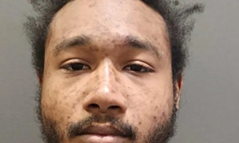 Lý do khiến cai ngục thả nhầm 1 tù nhân, người mẹ thót tim sống trong sợ hãi vì đứa con tù tội trốn ngay tại nhà