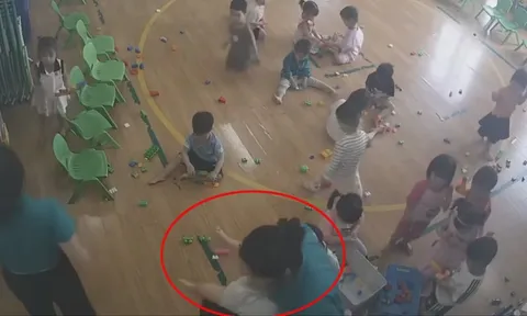 Giáo viên tát tới tấp trẻ mầm non 22 tháng tuổi ở Bắc Ninh nói lời hối hận, hiệu trưởng phản ứng "cực gắt"
