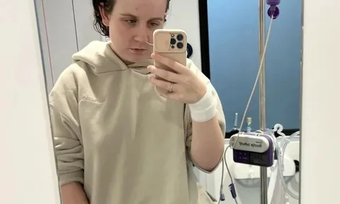 Bệnh lạ khiến cô gái trẻ không thể tiểu tiện suốt 8 năm nguy hiểm thế nào?