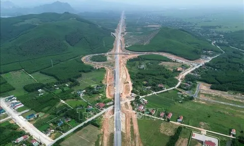 Tạo khí thế tưng bừng, lan tỏa tinh thần yêu nước