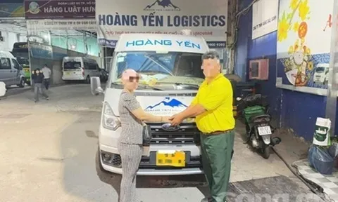 Danh tính người phụ nữ chặn đầu ô tô 16 chỗ gây ùn tắc giao thông tại TP.HCM