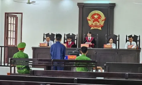 Hiếp dâm cháu gái 11 tuổi, gã đàn ông lĩnh án 15 năm tù