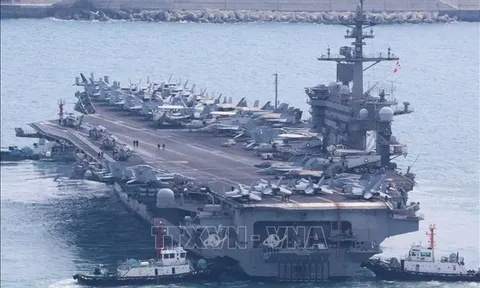 Houthi tấn công 2 tàu sân bay Mỹ