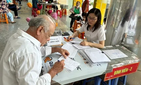 Chi tiết lịch chi trả lương hưu, trợ cấp BHXH tháng 5/2025 mới nhất ở TP.HCM