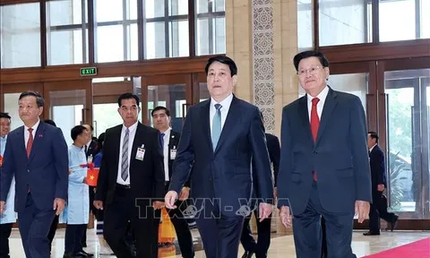 Giao lưu hữu nghị Việt - Lào: 'Tình sâu hơn nước Hồng Hà - Cửu Long'