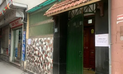Nhiều vi phạm khiến trung tâm dạy thêm khoảng 600 học sinh ở phố Chùa Láng bị tạm dừng hoạt động