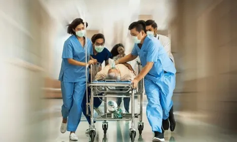 Người đàn ông đau ngực dữ dội khi đang chơi bóng bàn, nguyên nhân khiến nhiều người giật mình nhìn lại bản thân