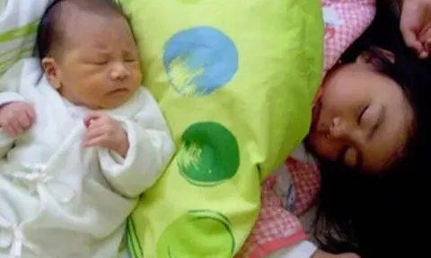 Vợ ngày càng lạnh nhạt, không chịu gần gũi, chồng bật khóc khi biết lý do nằm ở bụng cô ấy