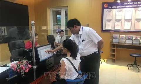 Hướng dẫn cách tính các khoản trợ cấp được hưởng với cán bộ nghỉ hưu trước tuổi khi bỏ cấp huyện